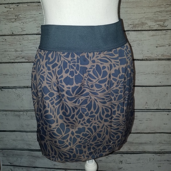 Gap | Floral Blue/Tan Designed Skirt | Medium - Picture 4 of 4